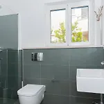 3 Bedroom Amazing In Holiday home *