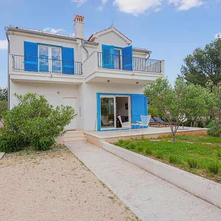 Сasa de vacaciones 3 Bedroom Amazing In Vodice