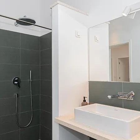 Σπίτι διακοπών 3 Bedroom Amazing In Βόντιτσε